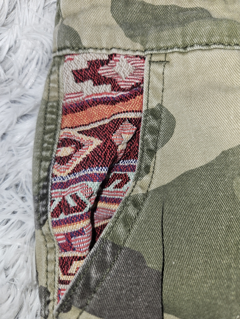BDG Camo Cargo Pants Size 30 Tapered Leg Aztec Pocket Detail Streetwear Utility - Picture 3 of 7